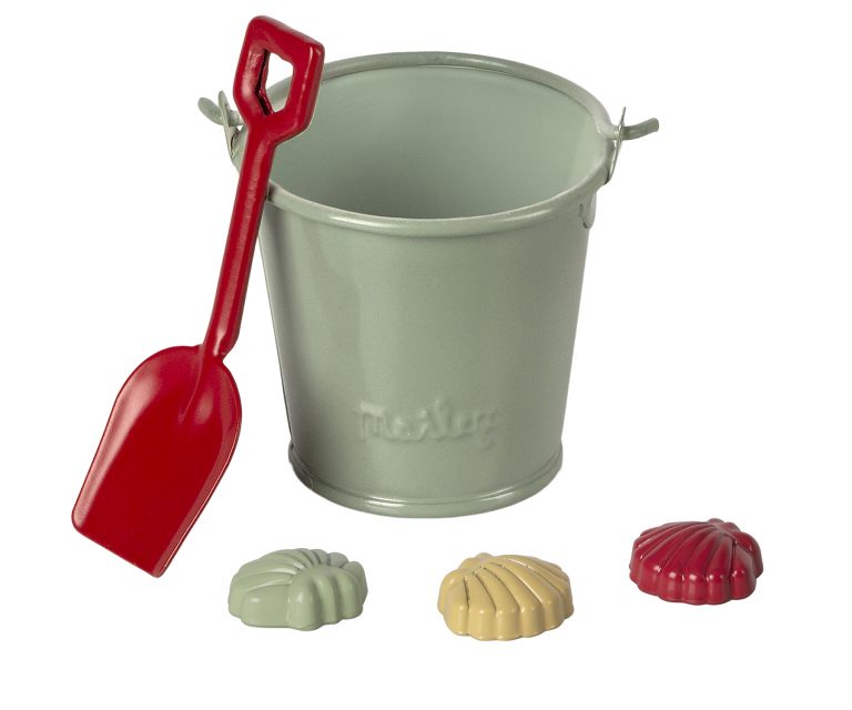 Maileg Beach Set – Bucket, Shovel & Shells