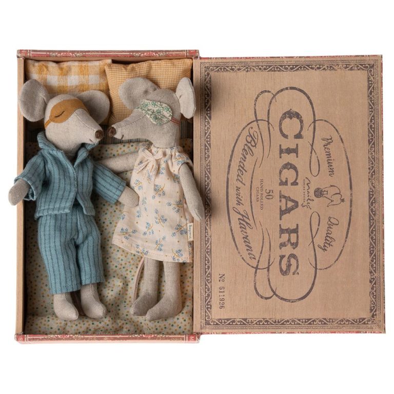 Maileg Mum And Dad Mice In Cigarbox, 2023