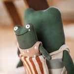 Cuddly toy frog “Janne” with baby, Ava & Yves