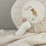 Maileg Lullaby Friends Maus-Rassel – Natur - Galeriebild