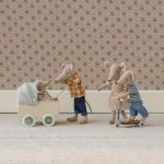 Maileg Pram with baby mouse – Mint