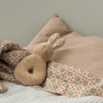 Maileg Rabbit rattle set – Cream peach