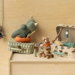 Maileg Hiker Mouse Big Brother, Thin stripes 2025