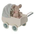 Maileg Pram with baby mouse – Mint