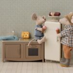 Maileg Fridge, Mouse – Off white - Gallery Image