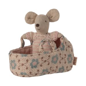 Maileg Baby mouse in carry cot – Rose | Bebelușul Șoricel în Pătuț Portabil
