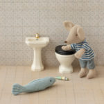 Maileg Bathroom Sink, Mouse – Off White - Gallery Image